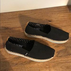 Casual and Cute Espadrilles/ Tennis Shoes 🖤🤍🖤